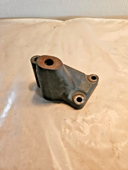 DETROIT DIESEL DD15 ENGINE BELT TENSIONER BRACKET A4722030540 OEM - 40$ Picture 1 of 4 Picture 2 of 4 Picture 3 of 4