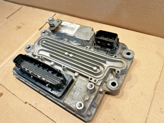 2018-2020 Detroit Diesel DD15 Engine 505HP ECM A0014465835 OEM - 1075$ Picture 1 of 5 Picture 2 of 5