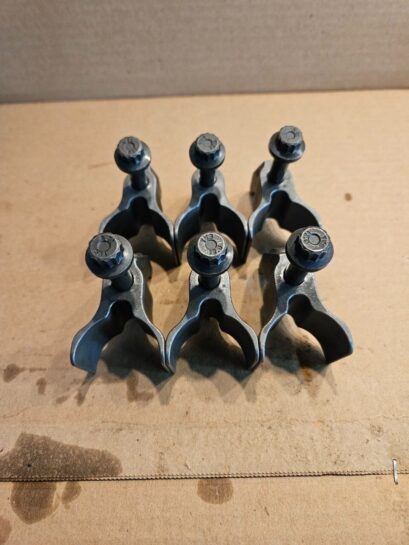 Set of 6 Cummins M11 ISM11 Injector Hold Down Clamps 4022914 OEM - 100$ Picture 1 of 3