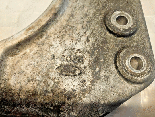 CAT Diesel engine support bracket Ford  A-6028 - 220$ Picture 1 of 3