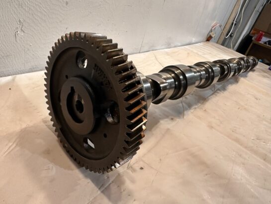 GENUINE Cummins ISX12 11.9L DIESEL ENGINE CAMSHAFT WITH GEAR 4331284 OEM 4313701 - 1050$ Picture 1 of 3 Picture 2 of 3