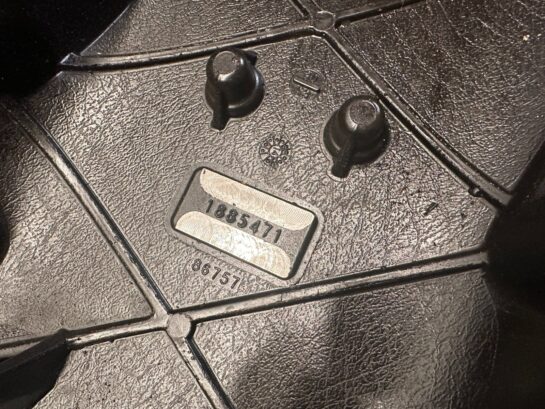 2015 2016 PACCAR MX-13 Valve Cover Diesel Engine 1885471 OEM - 400$ Picture 1 of 4 Picture 2 of 4 Picture 3 of 4 Picture 4 of 4