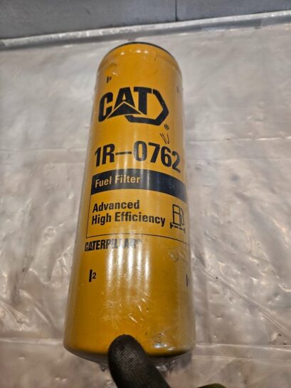 New CAT 1R0762 Fuel Filter Caterpillar Engines Trucks Freightliner Kenworth OEM - 45$ Picture 1 of 4