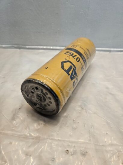 New CAT 1R0762 Fuel Filter Caterpillar Engines Trucks Freightliner Kenworth OEM - 45$ Picture 1 of 4 Picture 2 of 4
