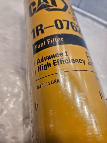 New CAT 1R0762 Fuel Filter Caterpillar Engines Trucks Freightliner Kenworth OEM - 45$ Picture 1 of 4 Picture 2 of 4 Picture 3 of 4 Picture 4 of 4