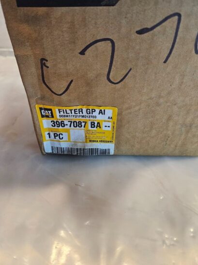NEW Caterpillar Cabin air Filter 396-7087 CAT 3967087 OEM - 40$ Picture 1 of 3