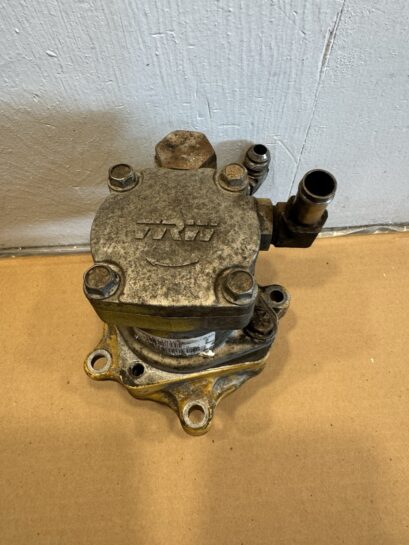 CAT C15 Diesel Engine TRW Hydraulic P/S Pump with Accessory Drive 133-9906 OEM - 400$ Picture 1 of 9 Picture 2 of 9