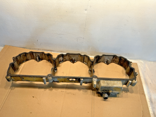 Caterpillar CAT 3176 Diesel Engine Rocker Housing with Breather 6I4583 - 275$ Picture 1 of 4 Picture 2 of 4 Picture 3 of 4