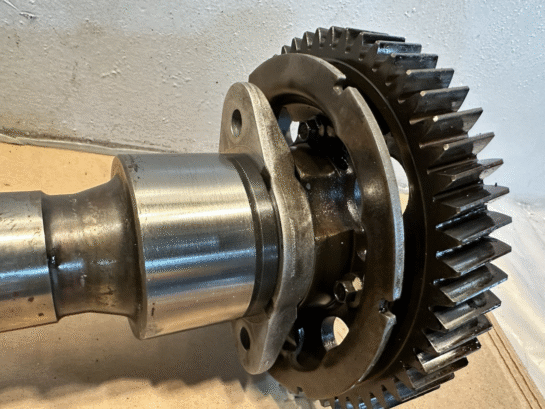 2011 Cummins ISX12 Diesel Engine Camshaft 2894671 with Gear OEM - 825$ Picture 1 of 6 Picture 2 of 6 Picture 3 of 6 Picture 4 of 6