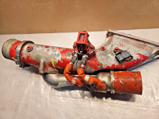 Cummins ISX15 DOHC Diesel Engine Air Intake Connection 3684429 3684386 OEM - 475$ Picture 1 of 6 Picture 2 of 6