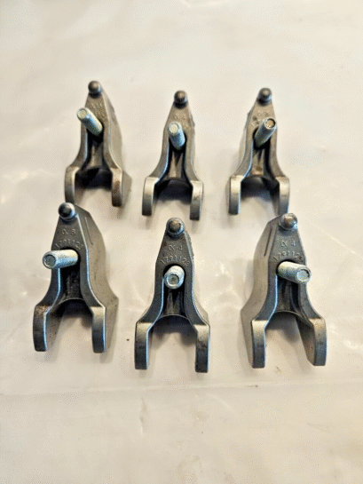 Set of 6 Paccar MX13 fuel injectors hold down clamps 1791123 OEM - 80$ Picture 1 of 3