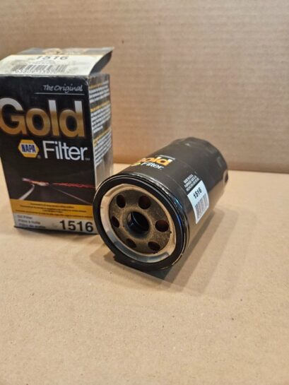 New NAPA Gold 1516 Spin On Oil Filter Made In USA - 16$ Picture 1 of 2