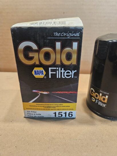 New NAPA Gold 1516 Spin On Oil Filter Made In USA - 16$ Picture 1 of 2 Picture 2 of 2