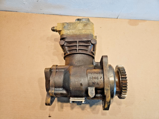 CAT C15 Diesel Engine Bendix Tu Flo Brake Air Compressor T5011432 OEM - 540$ Picture 1 of 5 Picture 2 of 5 Picture 3 of 5 Picture 4 of 5 Picture 5 of 5