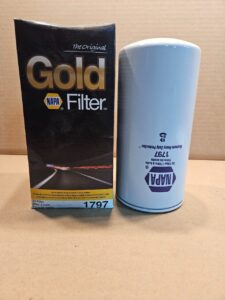 NEW NAPA GOLD SPIN ON OIL FILTER 1797 MAXIMUM HEAVY DUTY PROTECTION