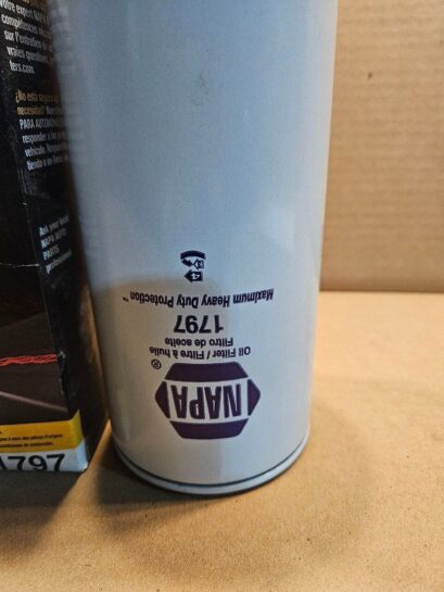 NEW NAPA GOLD SPIN ON OIL FILTER 1797 MAXIMUM HEAVY DUTY PROTECTION - 22$ Picture 1 of 2 Picture 2 of 2