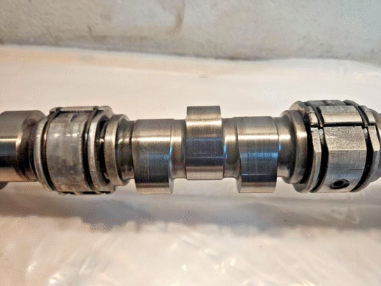Detroit Diesel Engine 4-71 RH Camshaft 5102663 with Gear 5121815 OEM - 560$ Picture 1 of 8 Picture 2 of 8 Picture 3 of 8 Picture 4 of 8 Picture 5 of 8