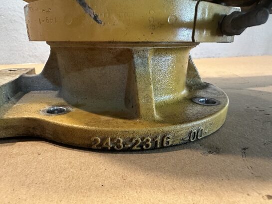 CAT 352-4939 AIR INLET SHUTOFF VALVE Caterpillar Rigsaver 4SGE with Adapter OEM - 2750$ Picture 1 of 7 Picture 2 of 7 Picture 3 of 7 Picture 4 of 7 Picture 5 of 7 Picture 6 of 7