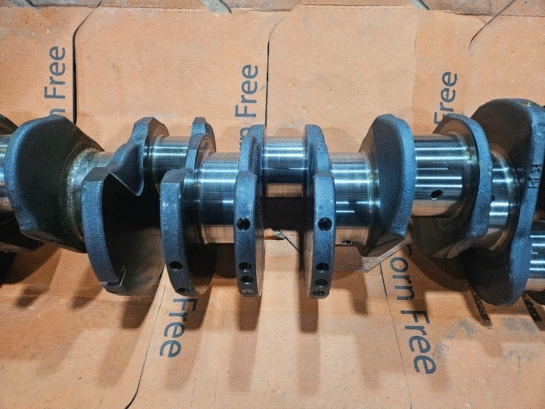 Needs polishing Cummins ISX 11.9 ISX12 Diesel Engine Crankshaft 2864604 OEM - 1300$ Picture 1 of 10 Picture 2 of 10