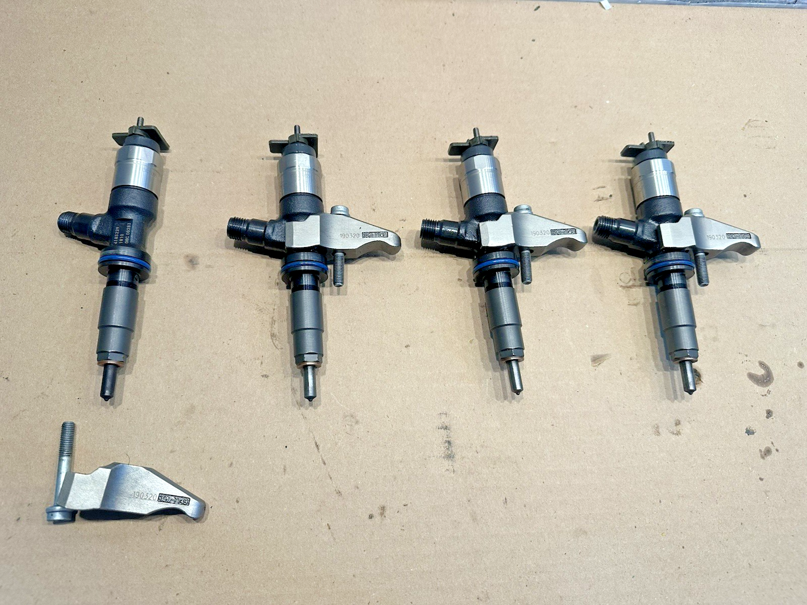 2019 Set of 4 Caterpillar CAT 4.4 Acert Diesel Engine Fuel Injectors ...