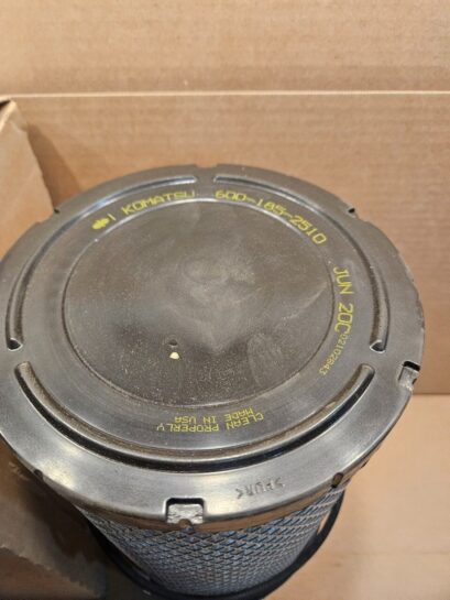 New KOMATSU AIR FILTER KIT 600-185-2510 OEM 600-185-2500 - 125$ Picture 1 of 4 Picture 2 of 4
