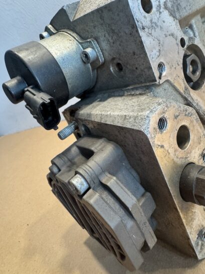 Bosch Detroit Diesel Fuel Injection Pump DD13 0 445 020 190-D OEM A4720901550 - 900$ Picture 1 of 8 Picture 2 of 8 Picture 3 of 8 Picture 4 of 8 Picture 5 of 8 Picture 6 of 8 Picture 7 of 8 Picture 8 of 8