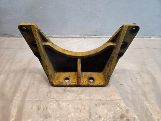 Caterpillar CAT C-15 Diesel Engine Front Mount - 4W5176 OEM - 275$ Picture 1 of 3 Picture 2 of 3 Picture 3 of 3