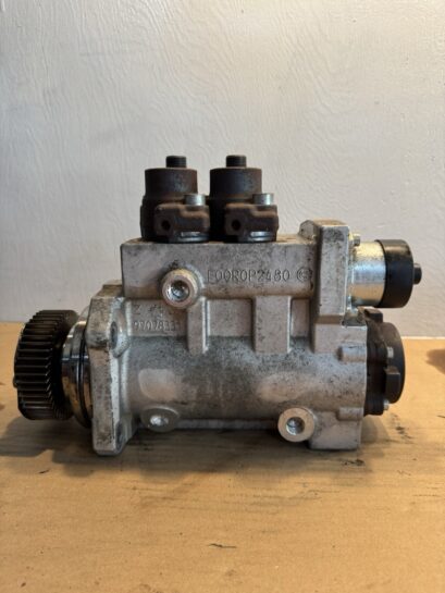 Bosch Detroit Diesel DD13 Fuel Injection Pump 0 445 020 238 OEM A4720901550 - 1000$ Picture 1 of 7 Picture 2 of 7 Picture 3 of 7