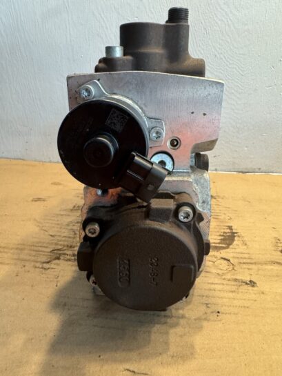Bosch Detroit Diesel DD13 Fuel Injection Pump 0 445 020 238 OEM A4720901550 - 1000$ Picture 1 of 7 Picture 2 of 7 Picture 3 of 7 Picture 4 of 7 Picture 5 of 7