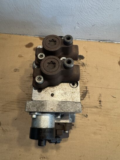 Bosch Detroit Diesel DD13 Fuel Injection Pump 0 445 020 238 OEM A4720901550 - 1000$ Picture 1 of 7 Picture 2 of 7 Picture 3 of 7 Picture 4 of 7 Picture 5 of 7 Picture 6 of 7