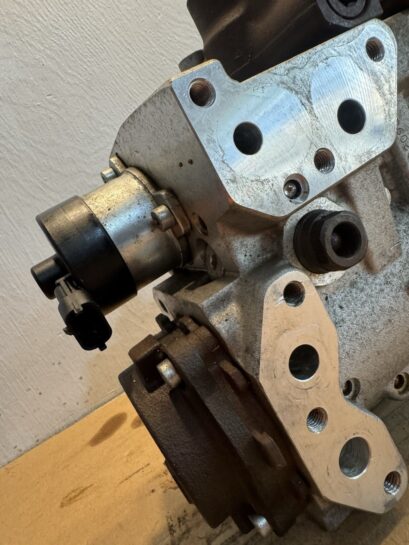 Bosch Detroit Diesel DD13 Fuel Injection Pump 0 445 020 238 OEM A4720901550 - 1000$ Picture 1 of 7 Picture 2 of 7 Picture 3 of 7 Picture 4 of 7 Picture 5 of 7 Picture 6 of 7 Picture 7 of 7