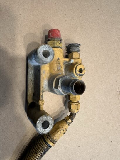 CATERPILLAR C15 Diesel Engine INJECTOR LINE MANIFOLD 275-9637, 2759637 OEM - 90$ Picture 1 of 4 Picture 2 of 4