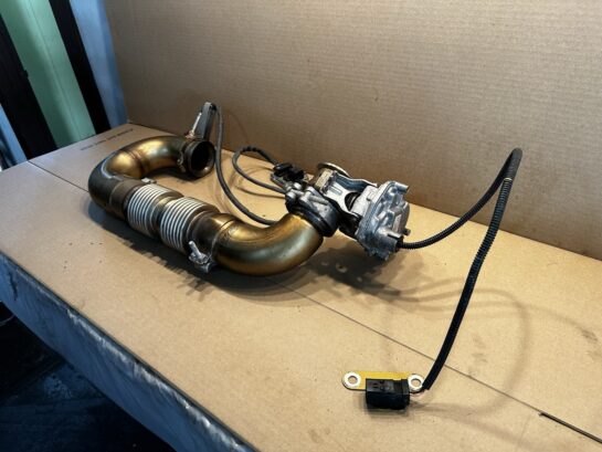 Caterpillar CAT C4.4 Diesel Engine Back Pressure Valve And Elbow 468-3931 OEM - 1175$ Picture 1 of 9 Picture 2 of 9 Picture 3 of 9 Picture 4 of 9