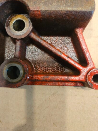 2012 Cummins ISX 15 Diesel Engine Shut Off Valve Bracket 3686338 OEM - 110$ Picture 1 of 3 Picture 2 of 3