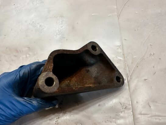 DETROIT DIESEL DD15 ENGINE BELT TENSIONER BRACKET A4722030540 OEM - 45$ Picture 1 of 3 Picture 2 of 3 Picture 3 of 3