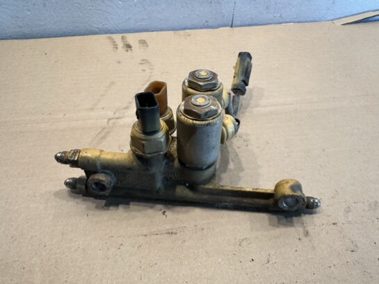 CATERPILLAR C15 CAT DIESEL ENGINE FUEL MANIFOLD 297-8178 OEM 280-3361 Coils - 180$ Picture 1 of 3 Picture 2 of 3