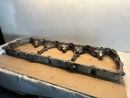Caterpillar CAT C15 Twin Turbo Diesel Engine Rocker arm Housing 2312816 OEM - 400$ Picture 1 of 4 Picture 2 of 4 Picture 3 of 4 Picture 4 of 4