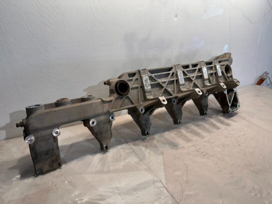 DETROIT DIESEL DD15 ENGINE EGR COOLER MANIFOLD BRACKET A4722030201 OEM - 175$ Picture 1 of 3 Picture 2 of 3 Picture 3 of 3