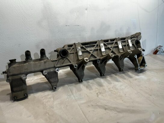 DETROIT DIESEL DD15 ENGINE EGR COOLER MANIFOLD BRACKET A4722030201 OEM - 155$ Picture 1 of 5 Picture 2 of 5