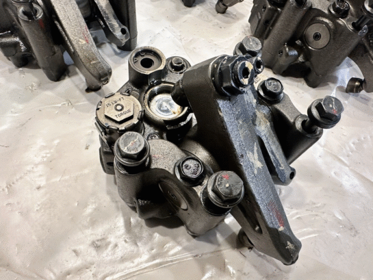 2015 Paccar MX-13 Diesel Engine Jake Brake Rocker Arm Assembly 1945026 OEM - 4200$ Picture 1 of 5 Picture 2 of 5 Picture 3 of 5 Picture 4 of 5