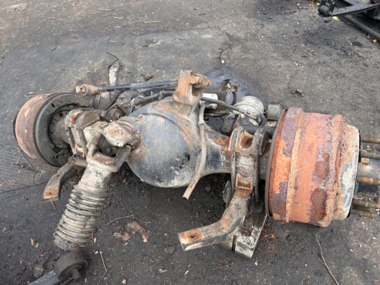 2005 International 9400 6x4 EATON REAR AXLE with Carrier Differential Assembly - 2750$ Picture 1 of 7 Picture 2 of 7