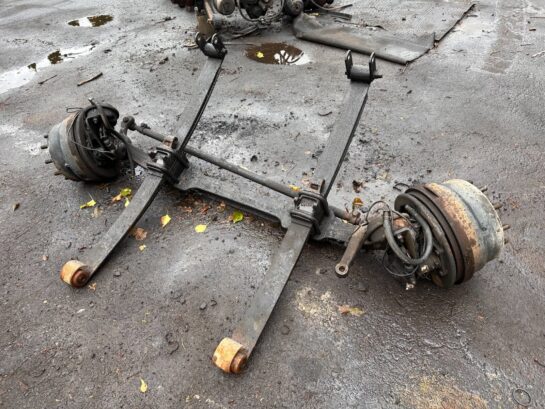 2005 INTERNATIONAL 9400I 6x4 Front Axle Assembly (Steer) 12903893 OEM - 1400$ Picture 1 of 4
