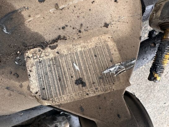 99-06 Silverado Sierra 3500 6.6L 4x4 1 Ton FRONT Suspension Axle Carrier 4.10 OE - 1950$ Picture 1 of 4 Picture 2 of 4 Picture 3 of 4