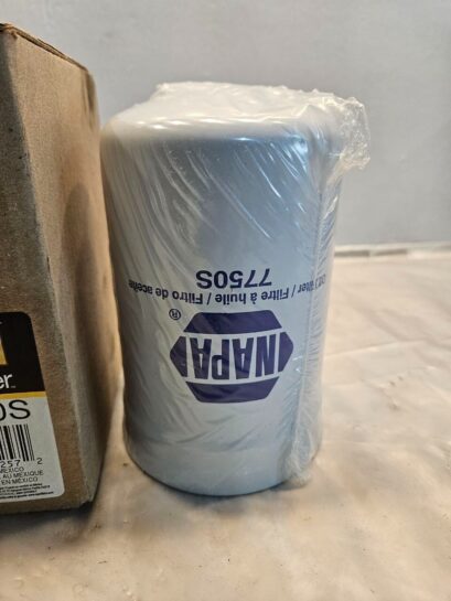 NEW NAPA GOLD OIL FILTER 7750S - 40$ Picture 1 of 3 Picture 2 of 3