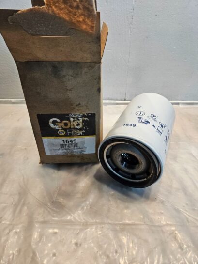 New NAPA GOLD 1649 SPIN ON OIL FILTER - 35$ Picture 1 of 4