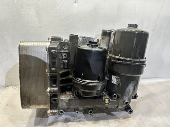 2013-2017 Paccar MX13 Diesel engine Oil Filter / Cooler Module 2011886 OEM - 450$ Picture 1 of 6