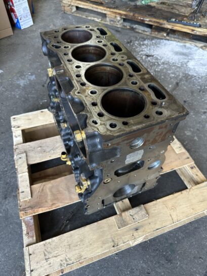 2019 Caterpillar CAT C4.4 Perkins 4 Cyl Diesel Engine Block 3518221 OEM - 1850$ Picture 1 of 12 Picture 2 of 12 Picture 3 of 12