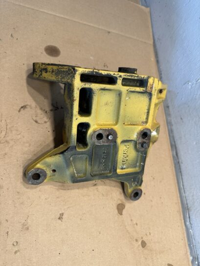 Caterpillar CAT C4.4 ACERT Perkins Diesel Engine Alternator Bracket 3212846 OEM - 175$ Picture 1 of 4 Picture 2 of 4 Picture 3 of 4