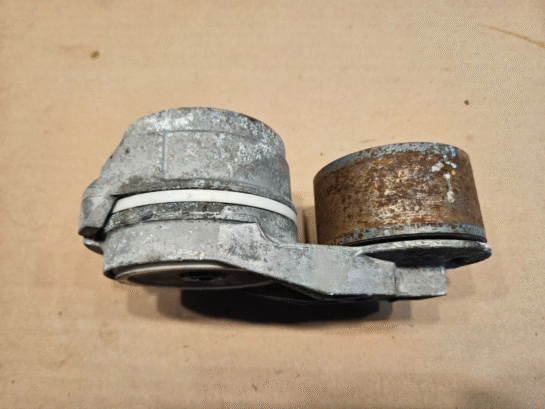 CATERPILLAR CAT C10 C12 DAYCO BELT TENSIONER 190-0634 OEM - 75$ Picture 1 of 4 Picture 2 of 4