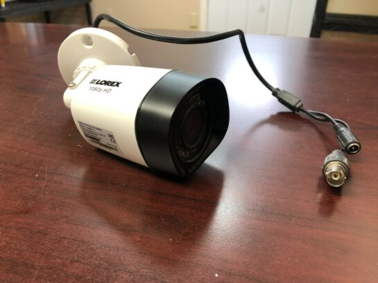 Lorex Original HD 1080p LBV2521-C Indoor and Outdoor Camera Night Vision White - 25$ Picture 1 of 3